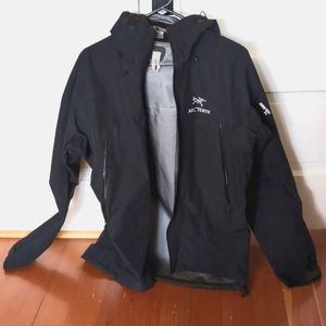 Arcteryx Beta LT gore rain jacket
